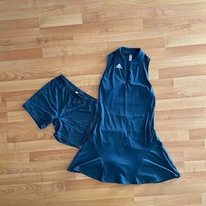 Adidas golf dress. Size XS. Navy.